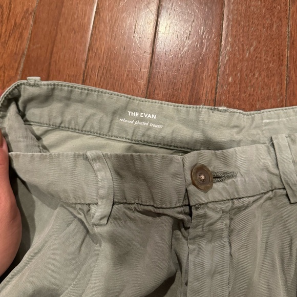 AG Adriano Goldschmied Green Evan Relaxed Pleated Trousers - Picture 4 of 4